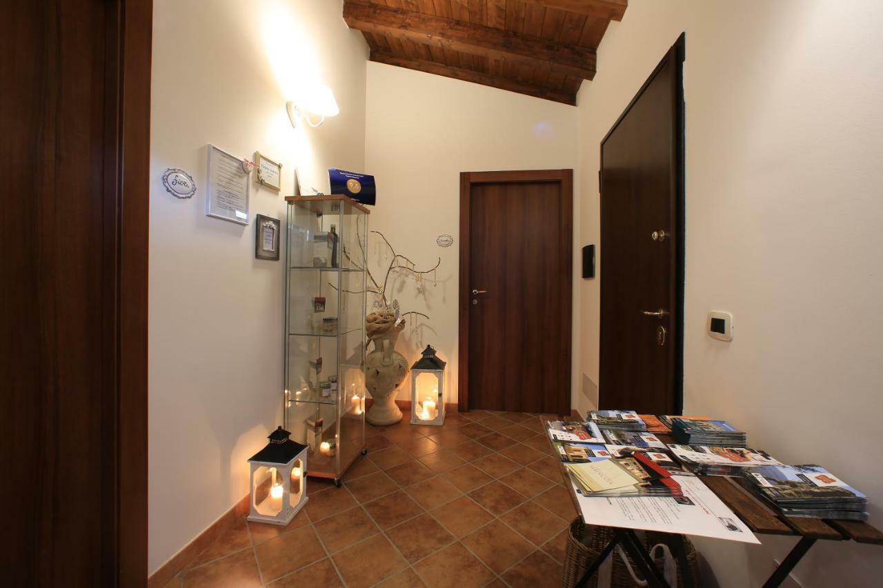 Casale Madeccia Guest House Sonnino Exterior photo