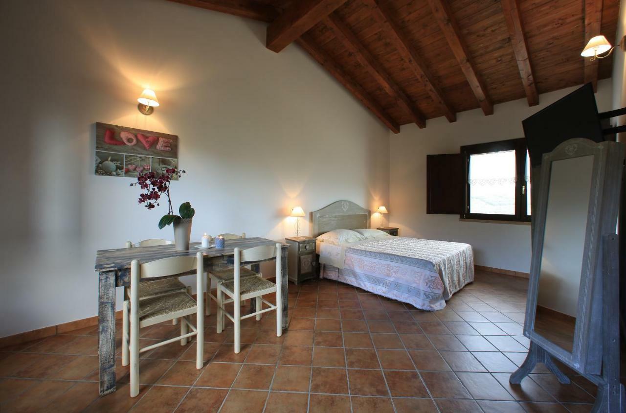 Casale Madeccia Guest House Sonnino Exterior photo